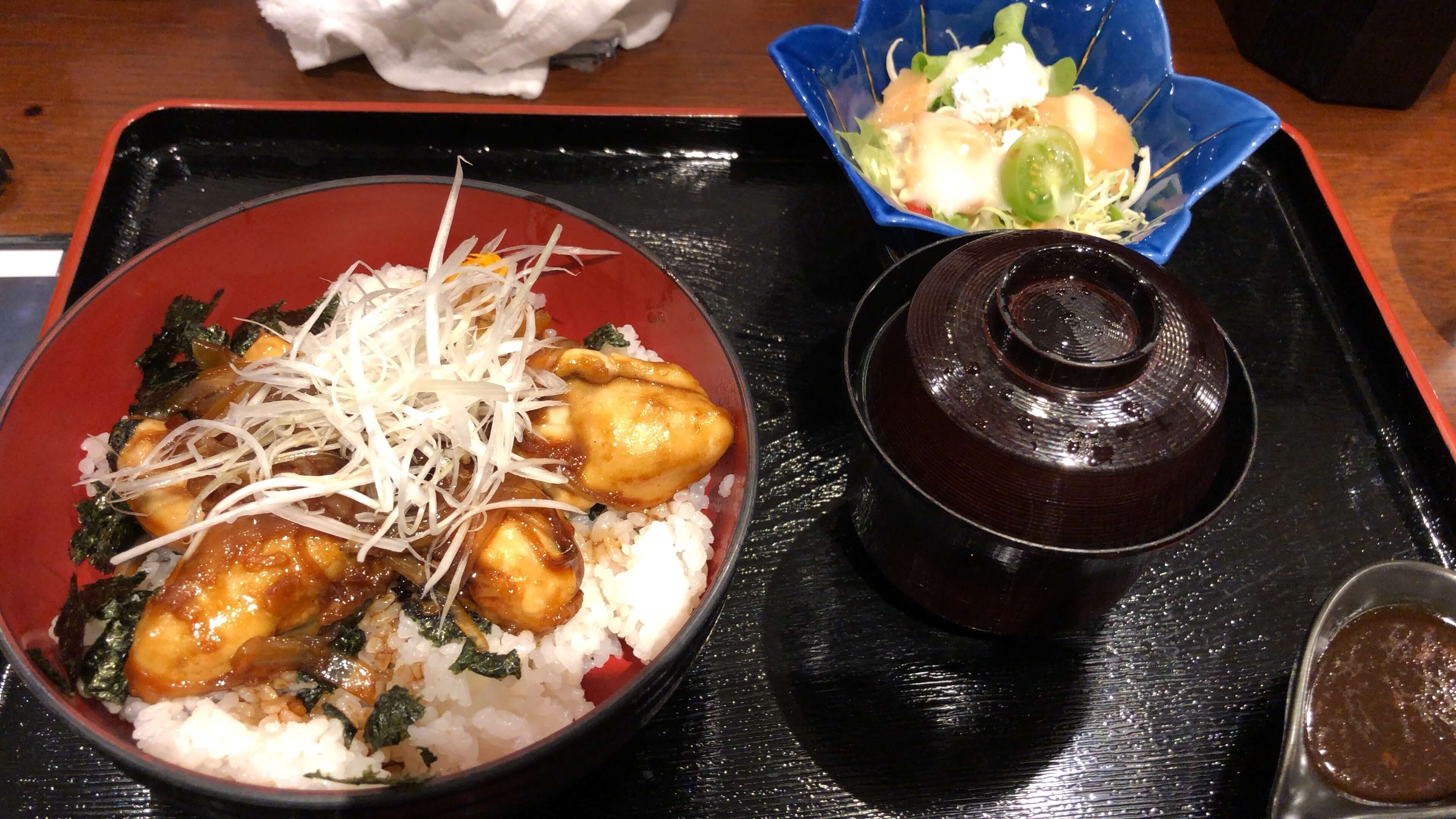 牡蠣カバ丼：サゴー浪漫館