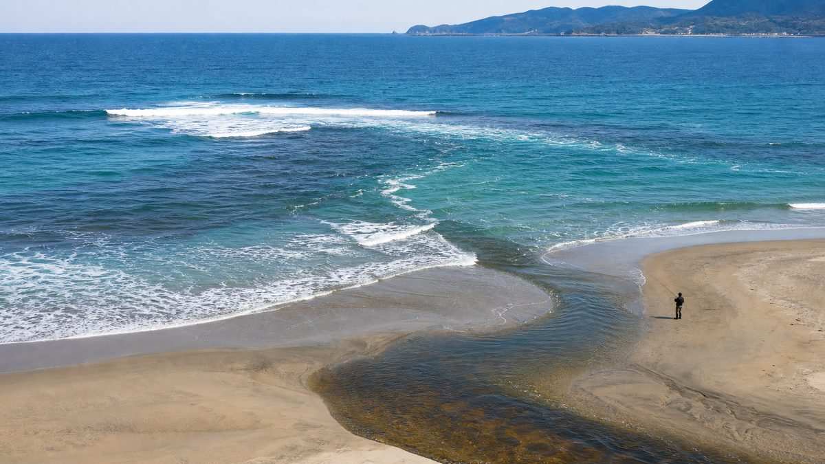 ワンドだけじゃない！サーフの好地形いろいろの要点をまとめた釣り攻略インフォグラフィック